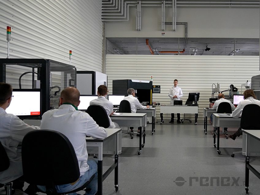 Zdjęcie - Szkolenia w CENTRUM TECHNOLOGICZNO-SZKOLENIOWYM RENEX Robot lutowniczy REECO